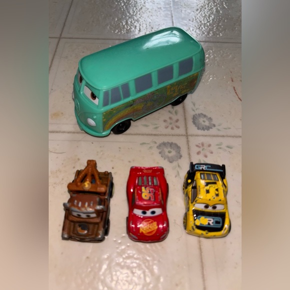 Disney Pixar Cars Lightning McQueen Filmore Hippy Van 3 mini dicast - Picture 1 of 1